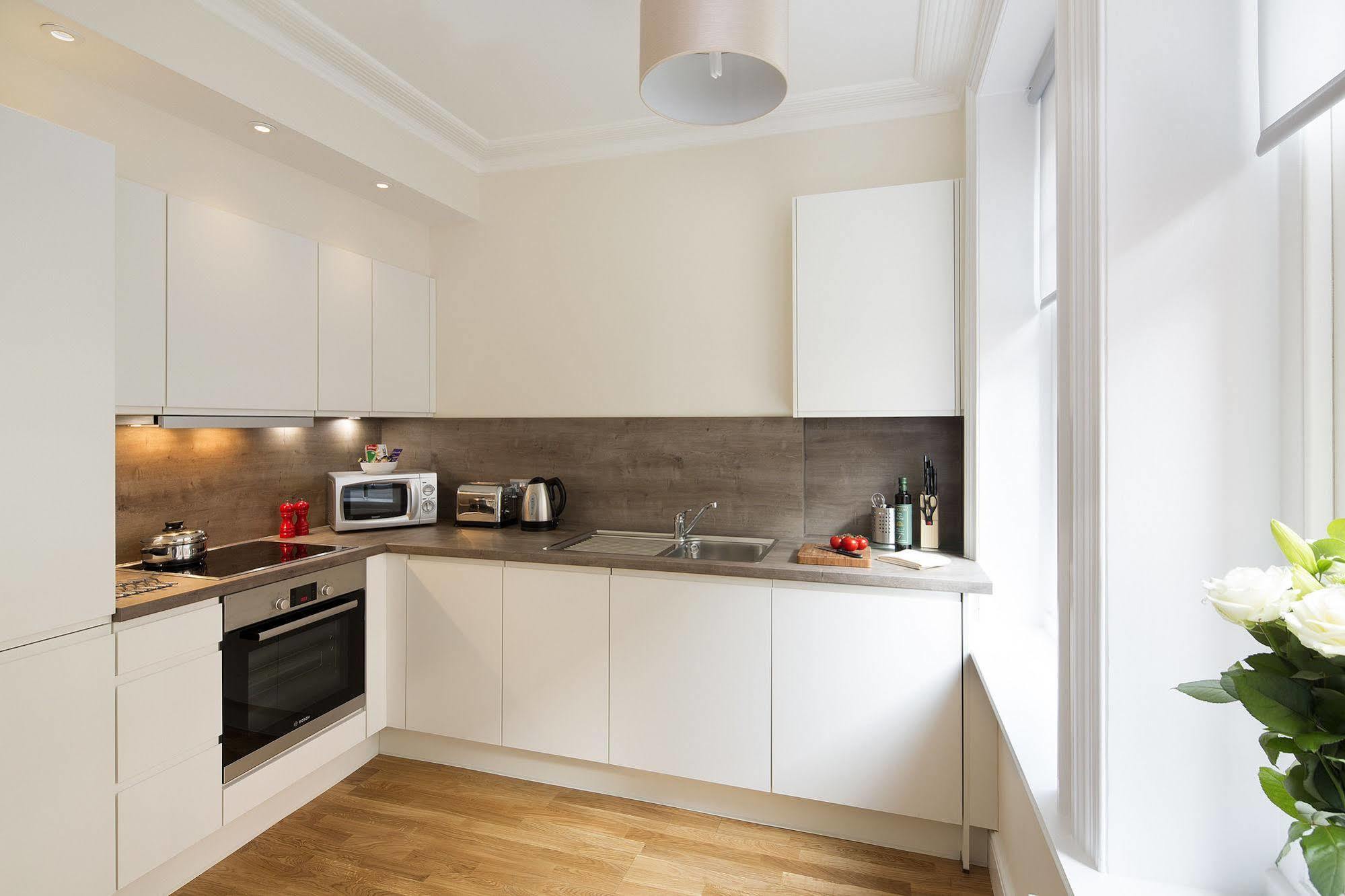 Hammersmith One Лондон Экстерьер фото